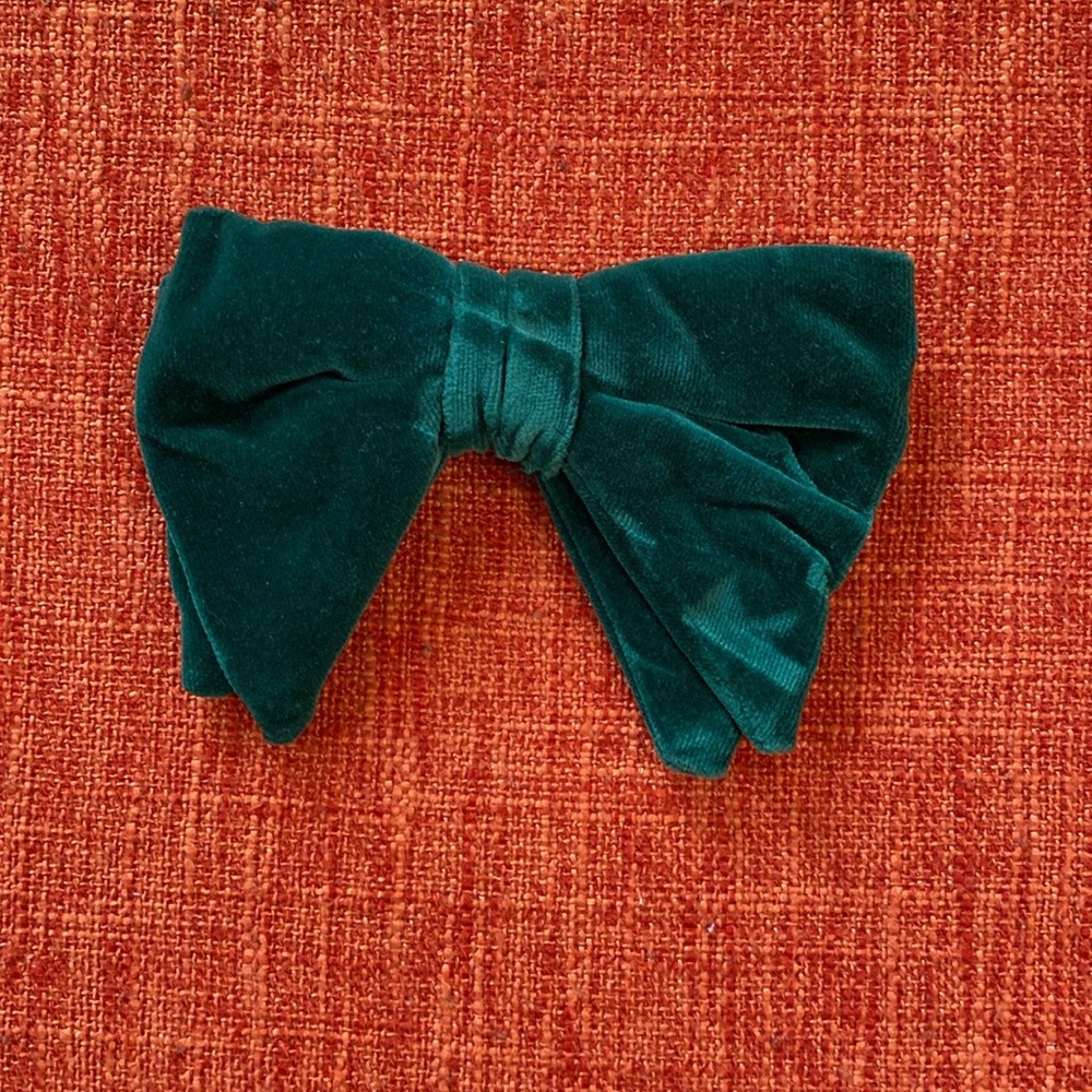 VTG 70’s Dark Emerald Green Velvet Clip on Bow-tie - Picture 2 of 10